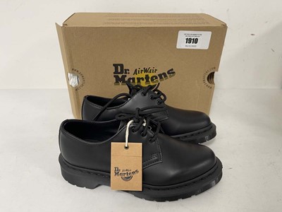 Lot 1910 - Dr Martens 1461 mono shoes in black size UK4 -...