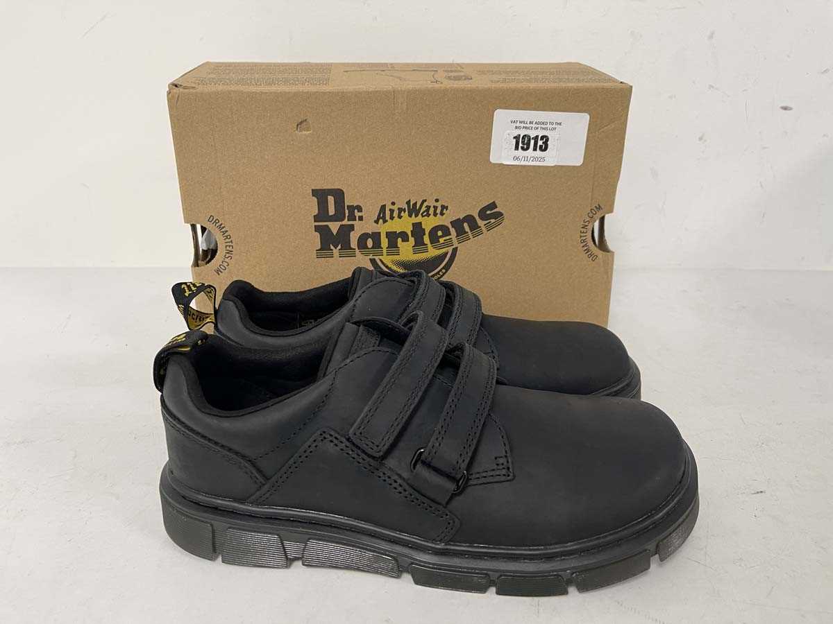 Lot 1913 - Dr Martens raffe shoe Y shoes in black size...