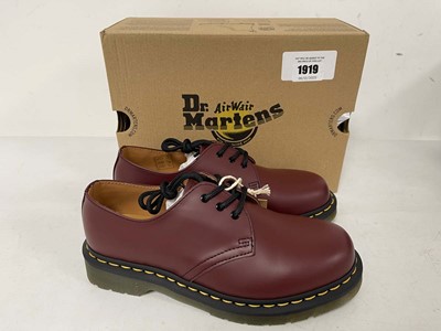 Lot 1919 - Dr Martens 1461 shoes in cherry red size UK5 -...