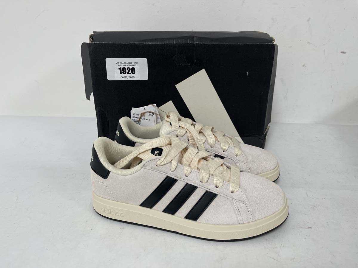 Lot 1920 - Adidas children's grand court 00s trainers in...