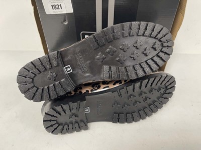 Lot 1921 - Barbour International assen chelsea wellington...