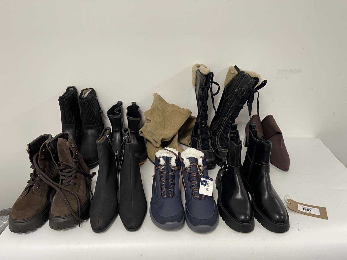 Lot 1937 - 9x Pairs of boots in various styles to include...