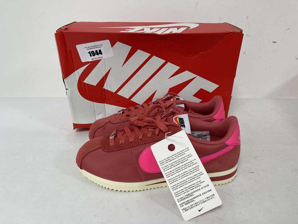 Lot 1944 - Nike cortez trainers in pink size UK5.5 - boxed