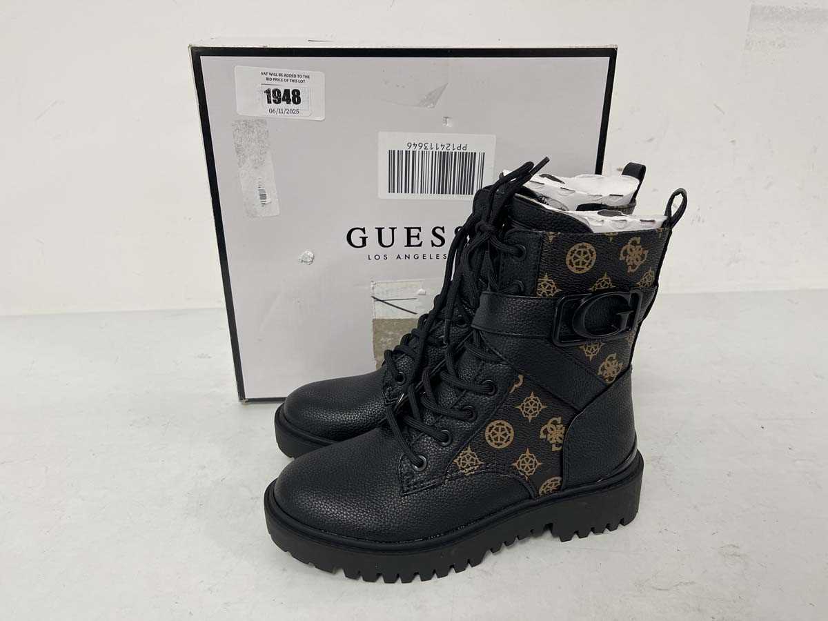 Lot 1948 - Guess Los Angeles orana boots in dark brown...