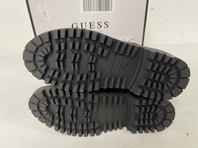 Lot 1948 - Guess Los Angeles orana boots in dark brown...