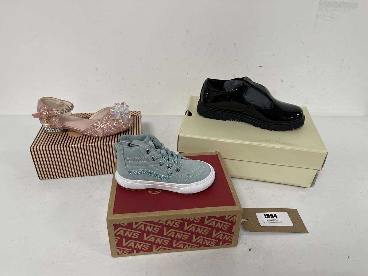 Lot 1954 - 3x Boxed pairs of children's shoes to include...