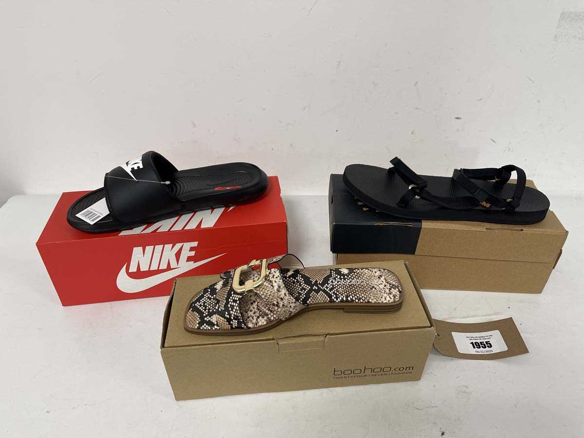 Lot 1955 - 3x Boxed pairs of sandals to include Nike UK7,...