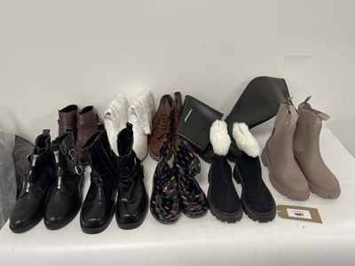 Lot 1961 - 9x Pairs of boots in various styles