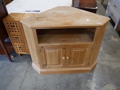 Lot 1333 - Modern pine corner entertainment stand with...