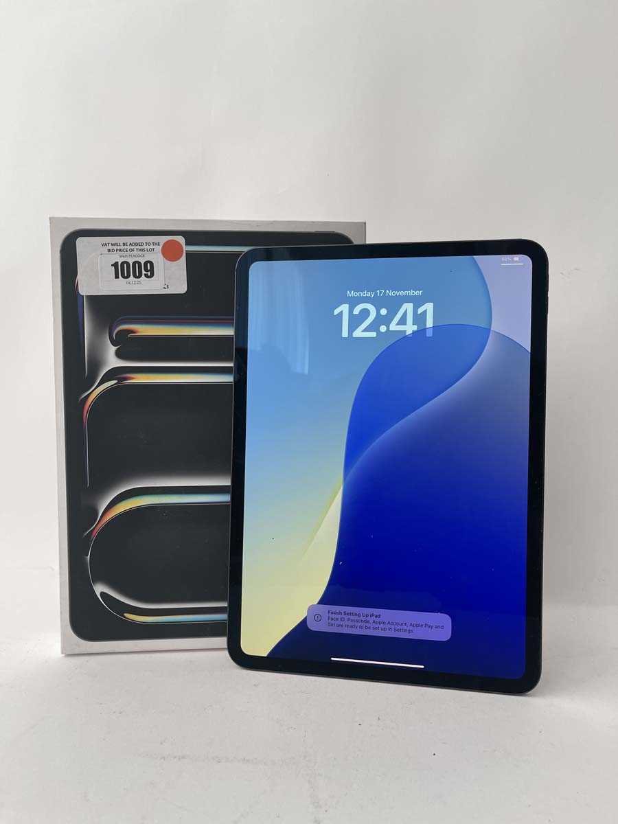 Lot Apple iPad Pro 11-inch (M4) Wi-Fi, model A2836,...