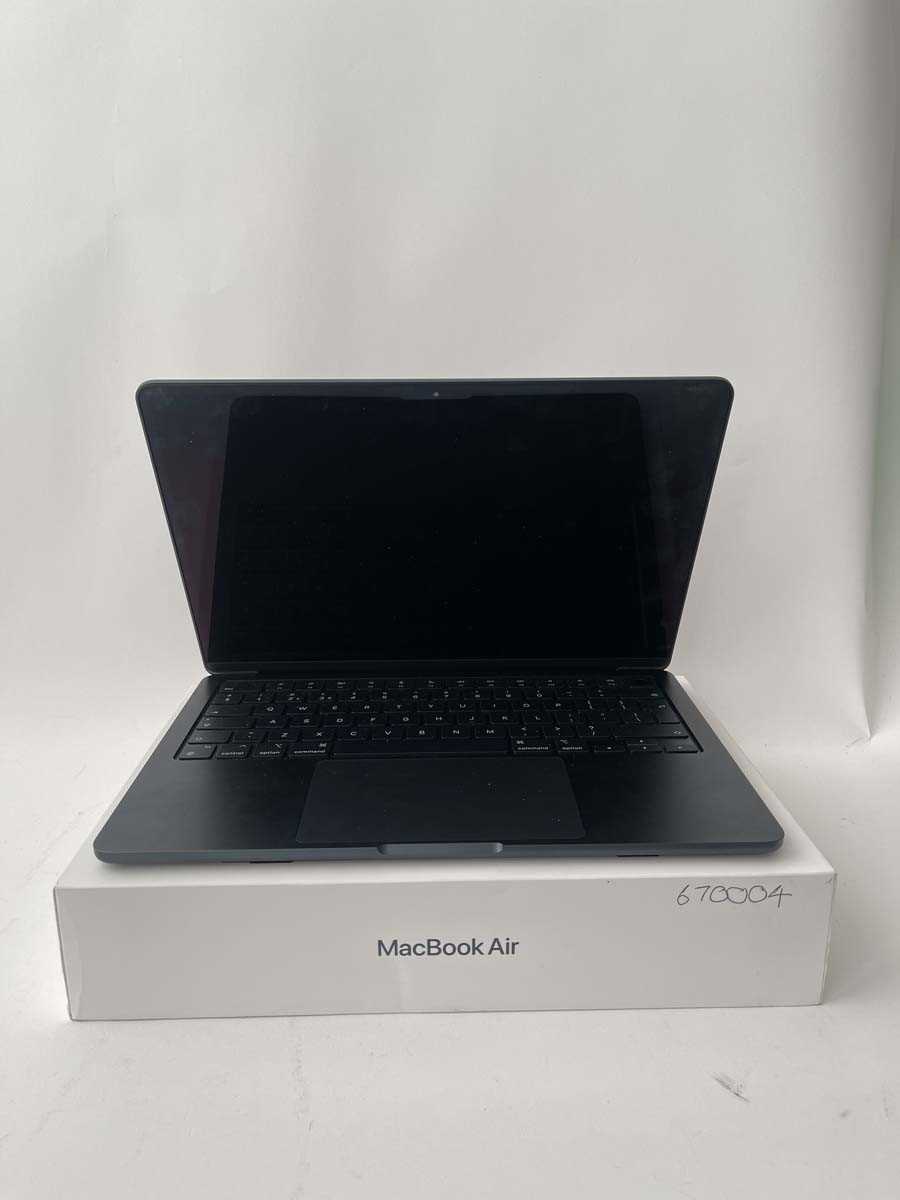 Lot Apple MacBook Air 13-inch with Apple M2 chip,...