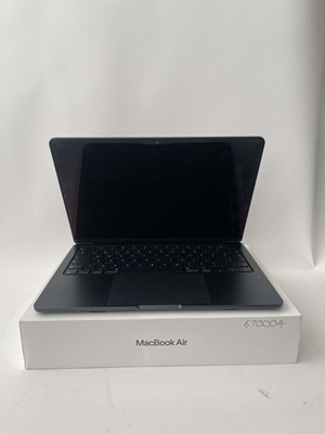 Lot Apple MacBook Air 13-inch with Apple M2 chip,...