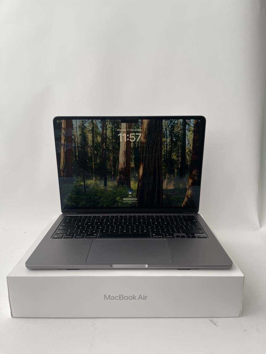 Lot Apple MacBook Air 13.6-inch with Apple M2 chip,...