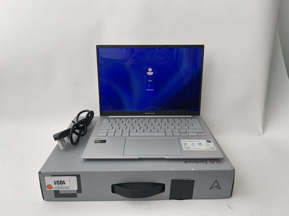 Lot ASUS Zenbook laptop model UX3405M, Intel Core...