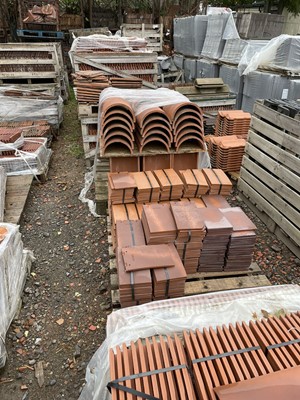 Lot 523 - Approximately 7 pallets of new and reclaimed...
