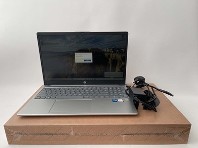 Lot HP Laptop model 15-fd0044na, Intel Core...