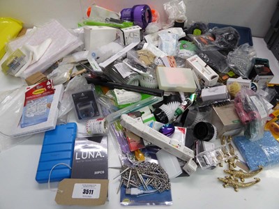 Lot 3511 - Large bag of assorted household items