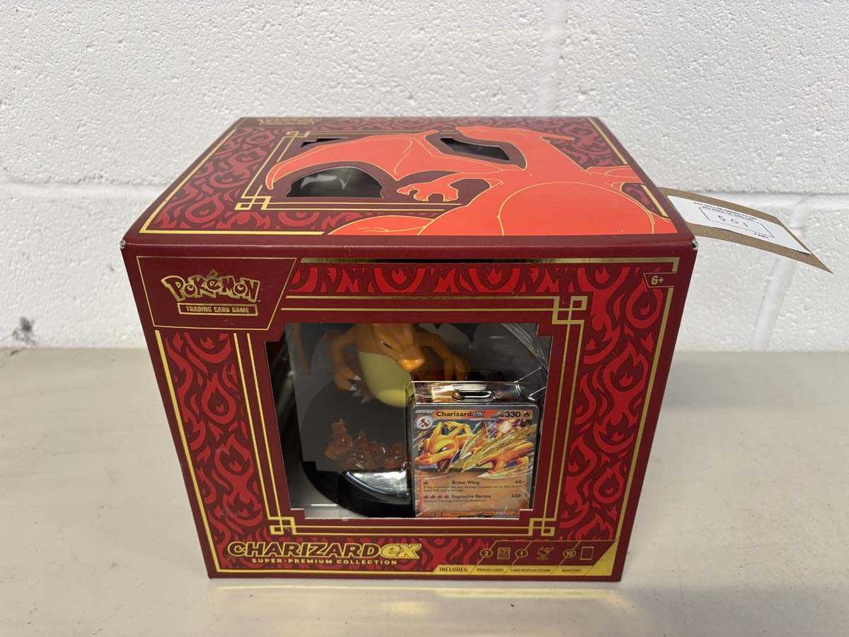 Lot Pokémon Charizard EX super premium collection
