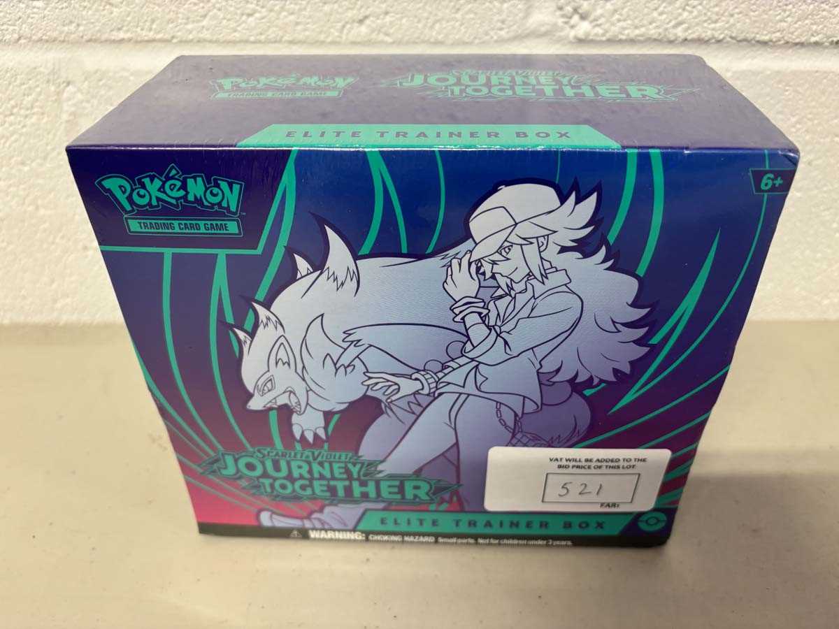 Lot Pokémon Scarlett and Violet journey together...