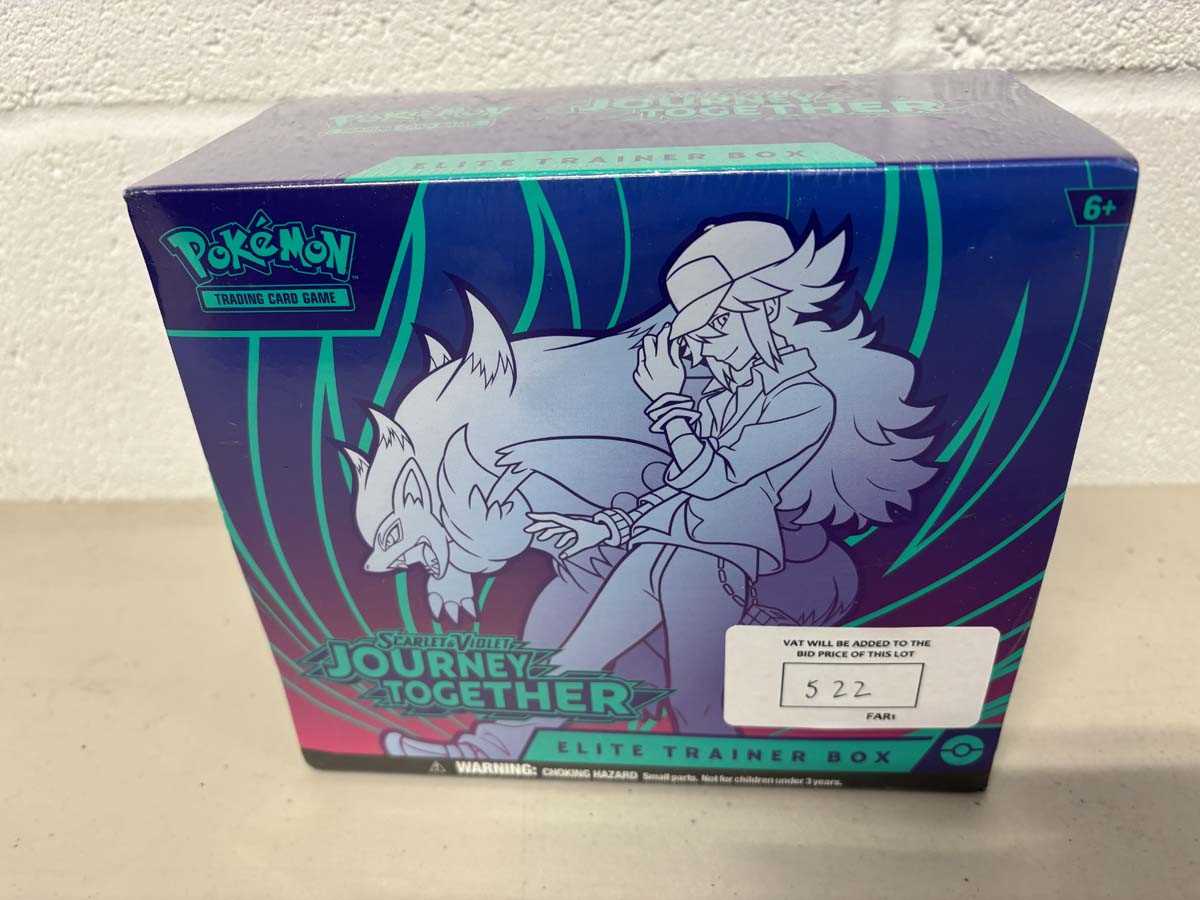 Lot Pokémon Scarlett and Violet journey together...