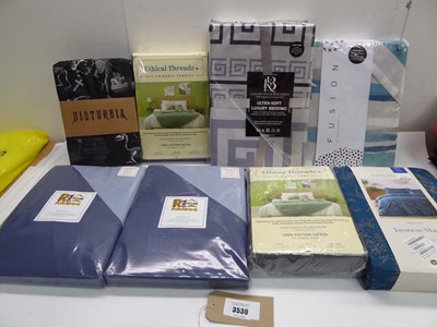 Lot 3530 - Selection of king and double duvet sets
