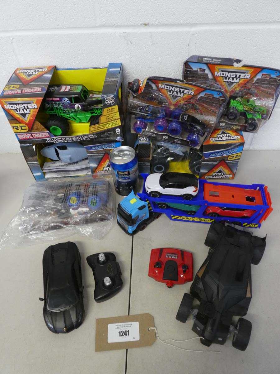 Lot Selection of RC Cars and Car Playsets to...