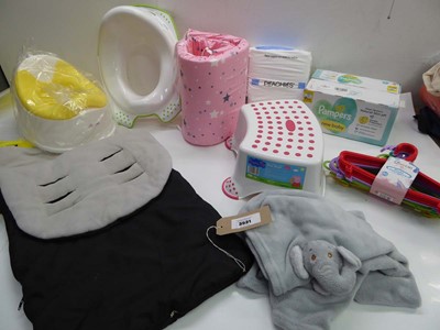 Lot 3531 - Peppa Pig step stool, potty, toilet trainer...