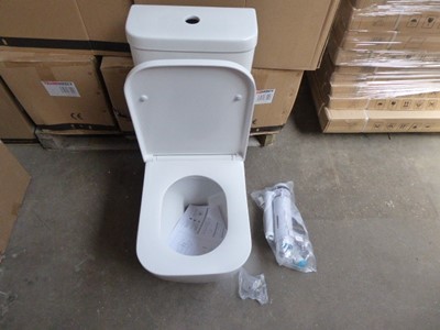 Lot 33 - 12x Pac close coupled toilet bowls with...