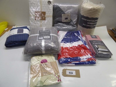 Lot 3538 - King, double & Single duvet sets, blanket, 3...