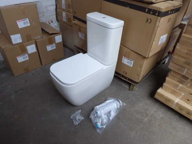 Lot 60 - 12x PAC close coupled toilet bowls with...
