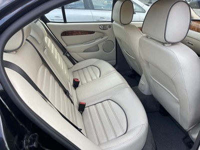 Lot (AK09 DBY) 2009 Jaguar X-Type Sovereign D...