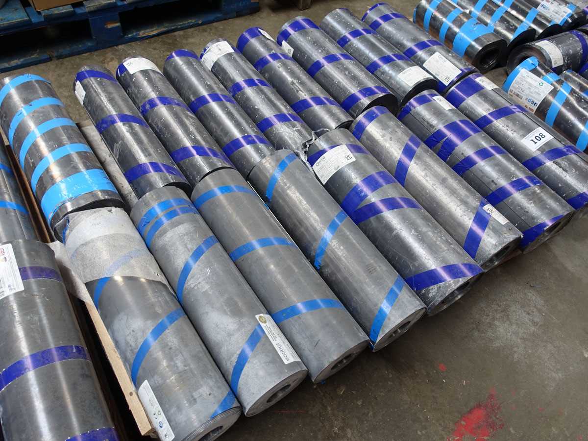 Lot 108 - 17 rolls of Code 4 lead