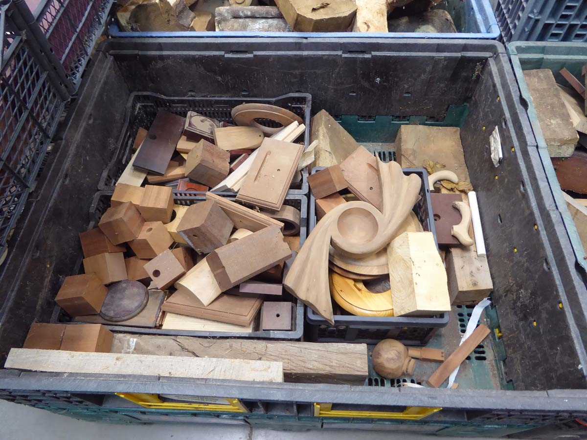 Lot 4261 - Stillage containing various wood turning...
