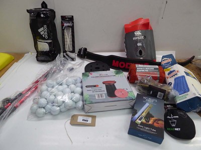 Lot 3562 - Boxing gloves, Ice skate protectors, golf...