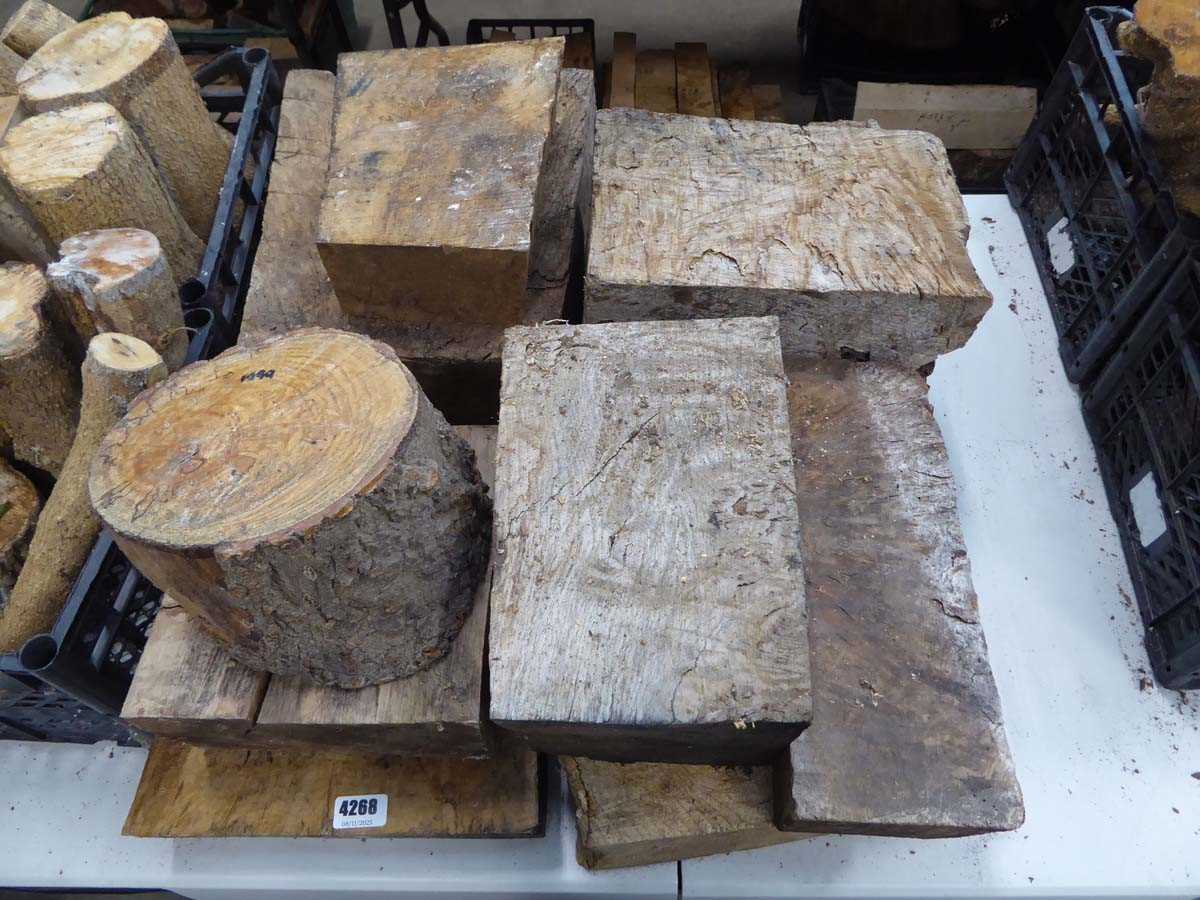 Lot 4268 - Approx. 11 pieces of mainly burr oak timber