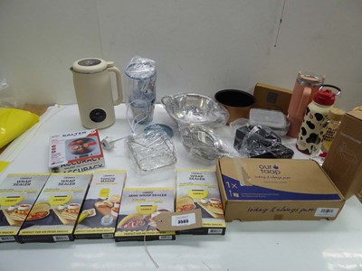 Lot 3565 - Mini Soya milk maker, Crimpet wrap sealers,...