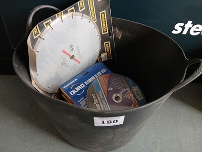 Lot 180 - Box of cutting discs and grinding wheels