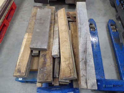 Lot 4282 - Pallet of short pieces of mainly oak