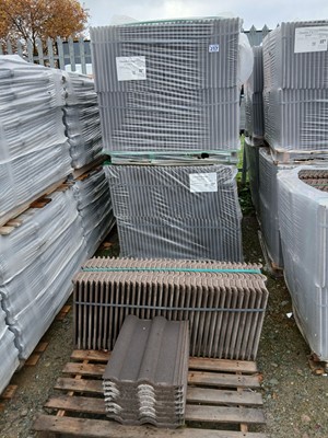 Lot 217 - Four full packs & a part pack of Double Roman...