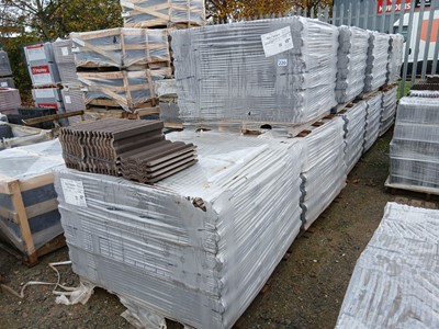 Lot 220 - Nine full packs of standard pattern sand face...