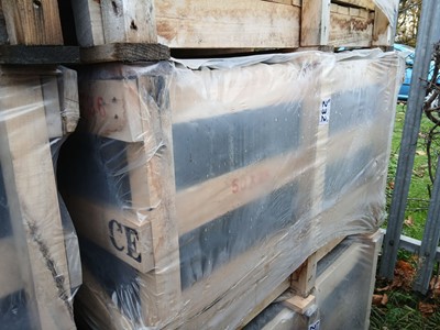 Lot 232 - Pack of 736 Laluz Spanish natural slate 50x25cm