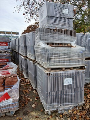 Lot 242 - Fifteen packs of Wienerberger Calderdale Edge...