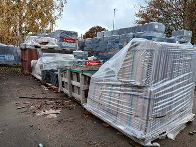 Lot 250 - Eight various pallets of mixed concrete...