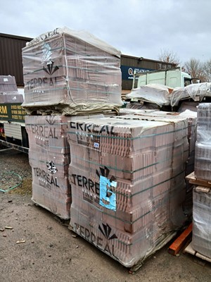 Lot 276 - Four packs & a part pack of Terreal concrete...