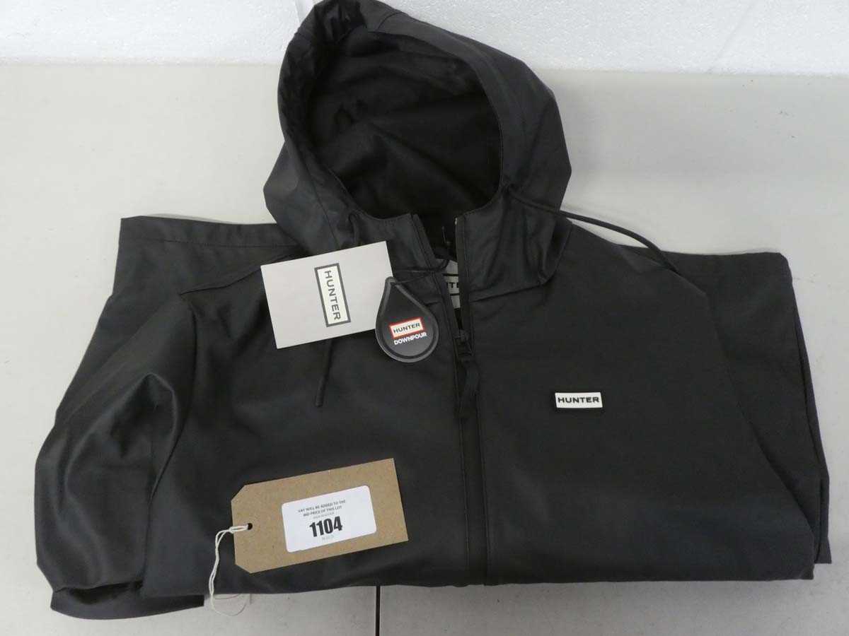 Lot 1104 - Hunter downpour long hooded raincoat in black...