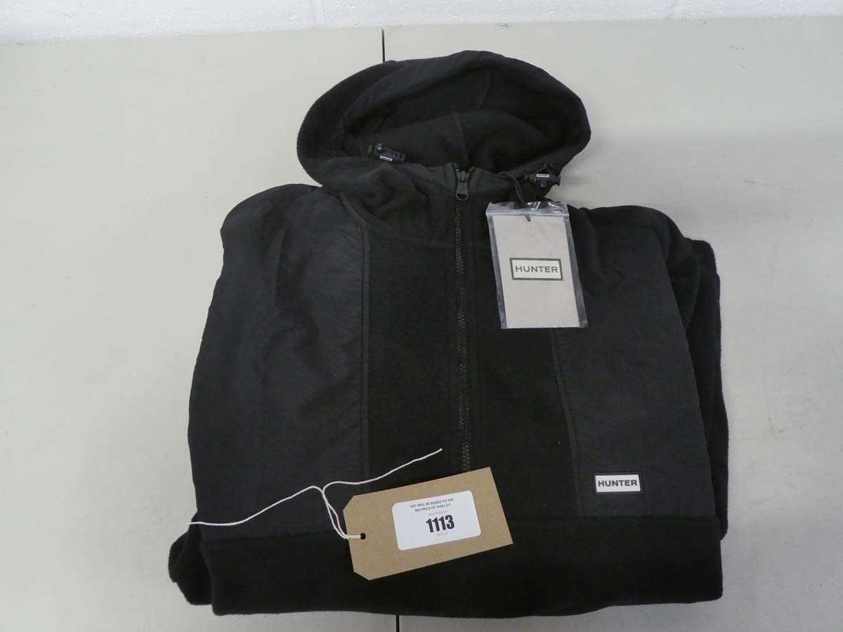 Lot 1113 - Hunter full zip hooded fleece in black size XL