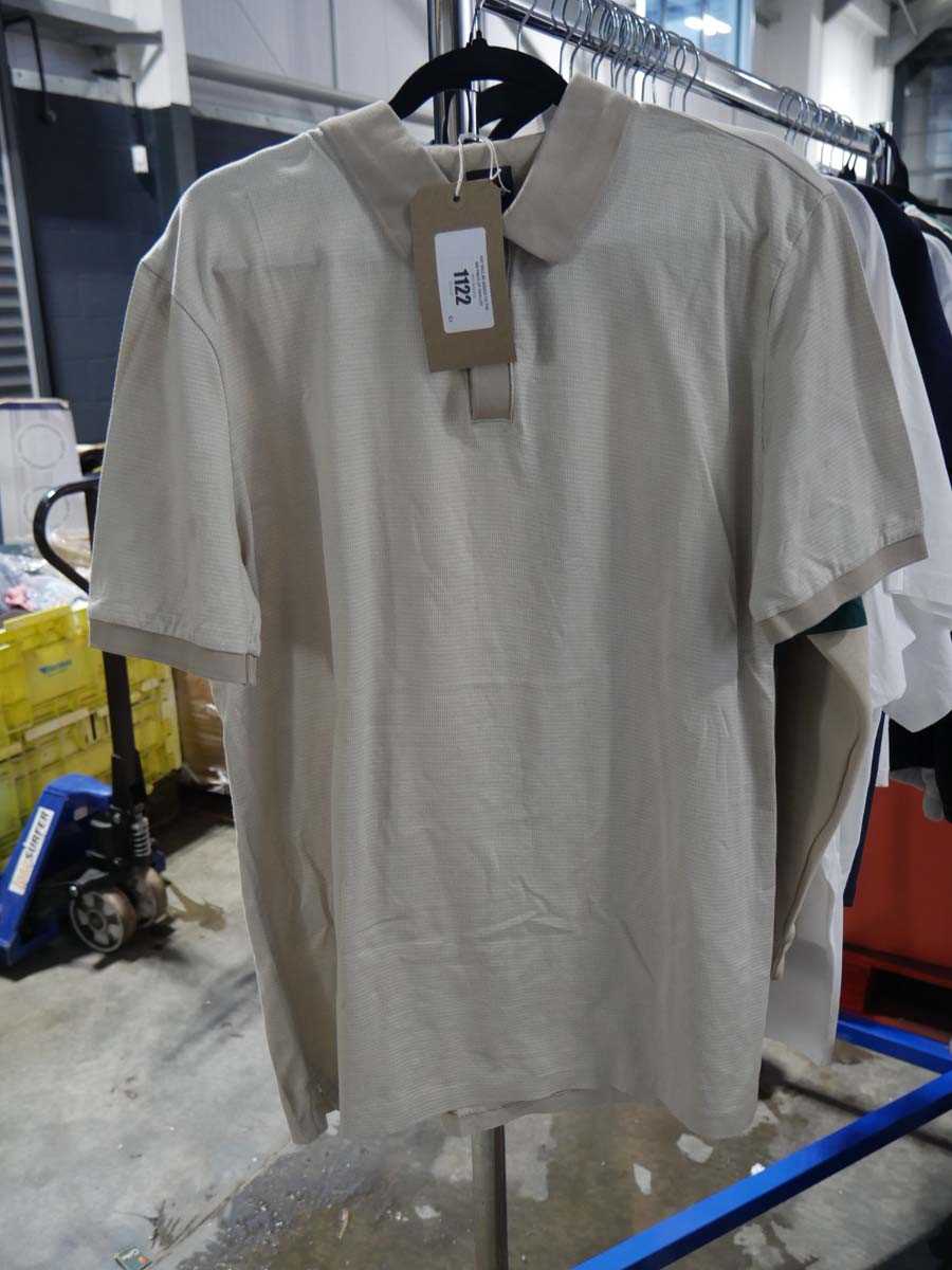 Lot 1122 - Boss polo top size XL