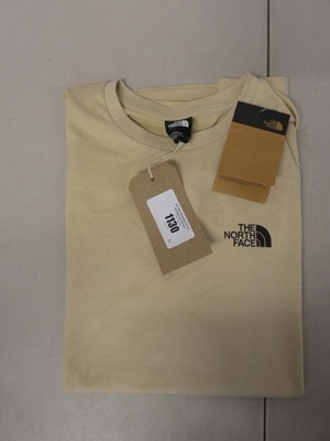 Lot 1130 - The North Face 'simple dome' t-shirt size M