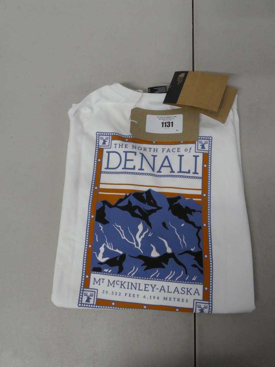 Lot 1131 - The North Face t-shirt in white size M