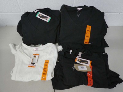 Lot 1137 - Approx. 20 Teddi Rose v-neck t-shirts